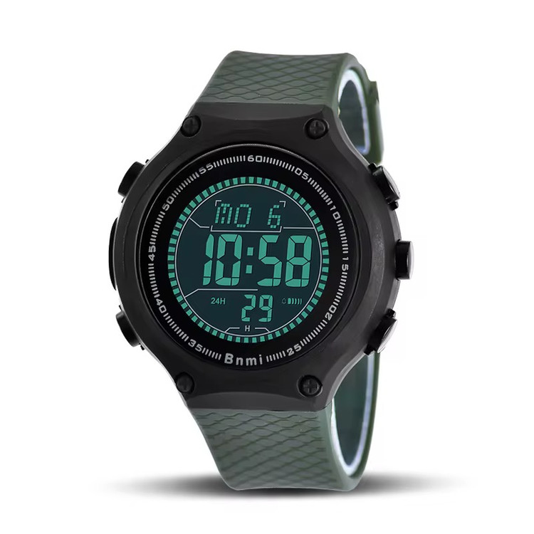 عکس صنعتی از ساعت ضد آب بنمی زنانه رنگ سبز 1810L از نمای رو به رو با پشت زمینه ی سفید در حال نمایش ساعت ۱۰:۵۸ شب