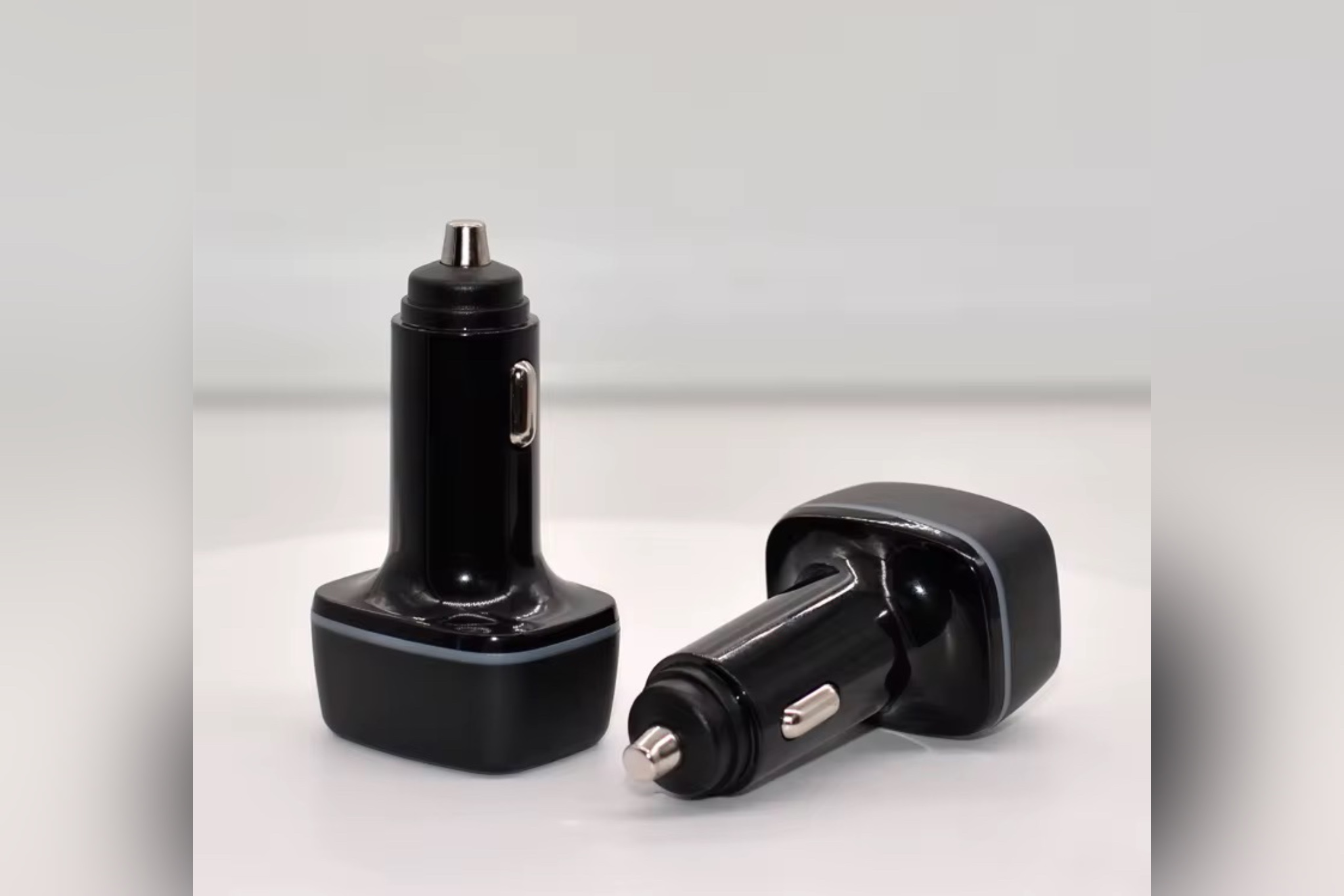 شارژر فندکی هوشمند نیوا بدون آسیب به باتری موبایل