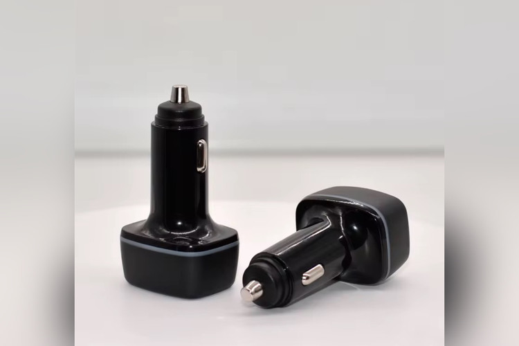 شارژر فندکی هوشمند نیوا بدون آسیب به باتری موبایل