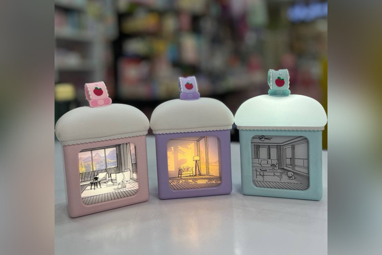 ۳ حالت نوری : رنگ زرد ، رنگ سفید و نور شبخواب