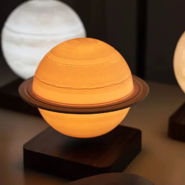 زحل معلق پایه چوبی در هیداگالریا