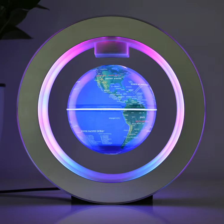 کره ی زمین معلق و شب خواب