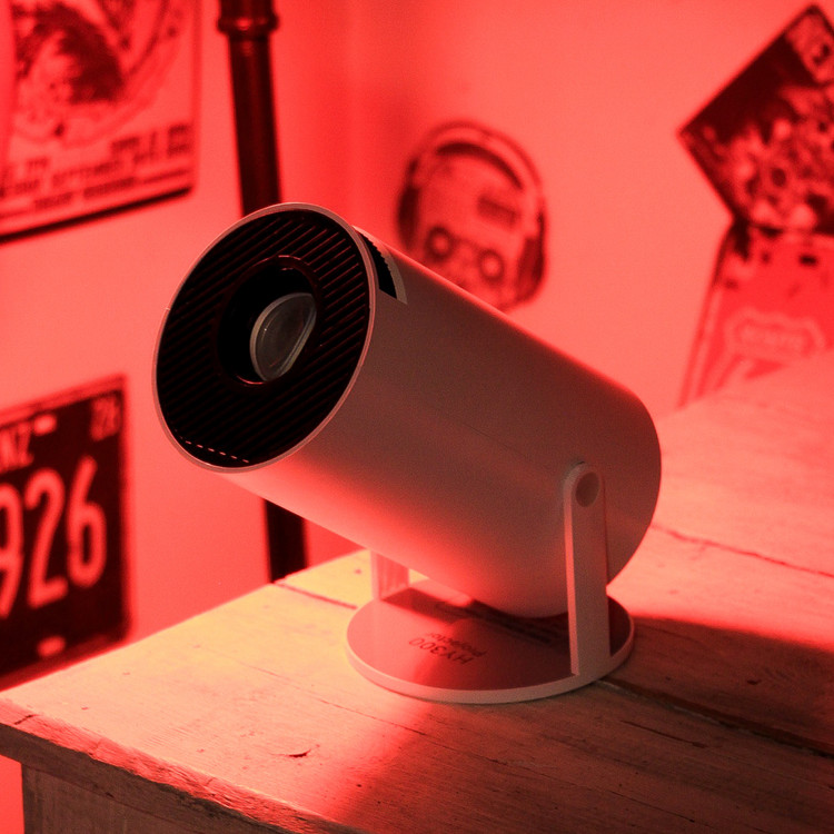 کیفیت بسیار شیک و زیبا پروژکتور Hy300